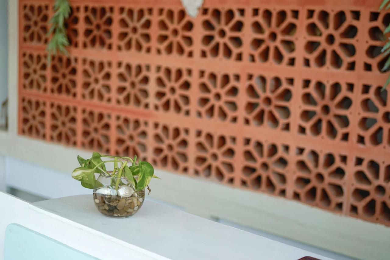 Auberge de jeunesse Bajo Bunkhouse à Labuan Bajo Extérieur photo