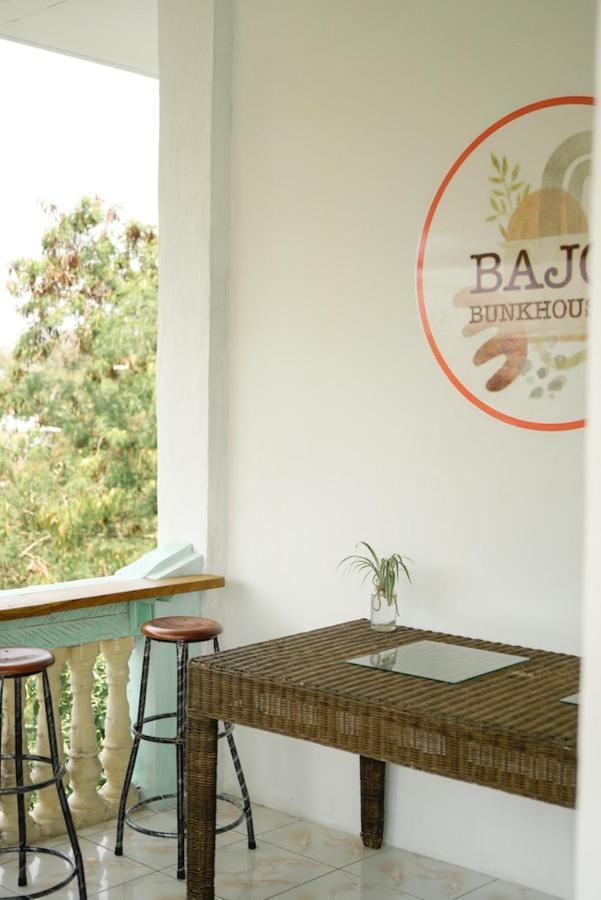 Auberge de jeunesse Bajo Bunkhouse à Labuan Bajo Extérieur photo